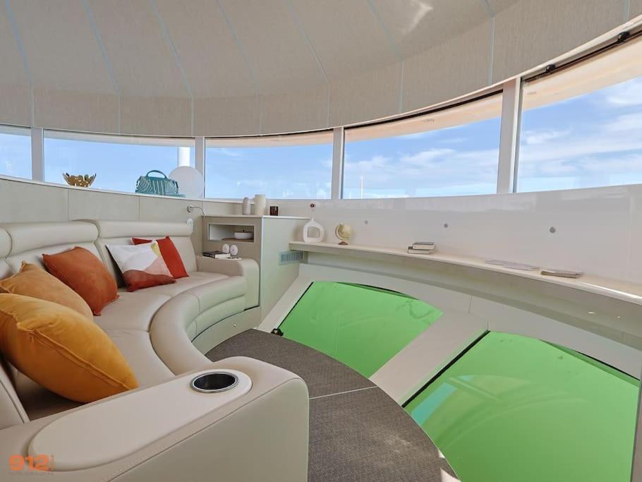 Anthenea Suite Hoteliere Flottante Перро-Гирк Экстерьер фото